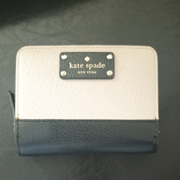 Kate Spade Black and Cream Tote with Wallet - Picture 6 of 16